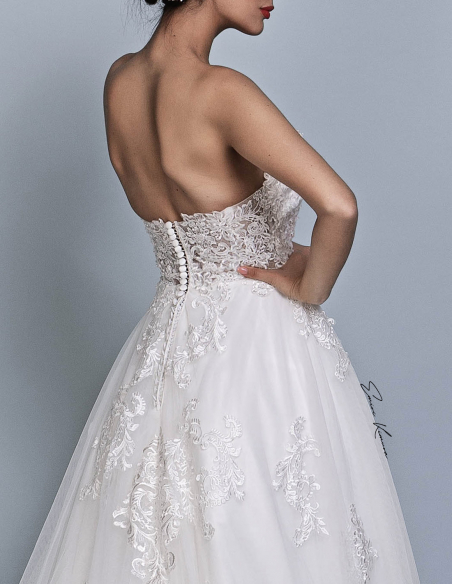 ハートネック バックシースルー Aライン くるみボタン ウェディングドレス