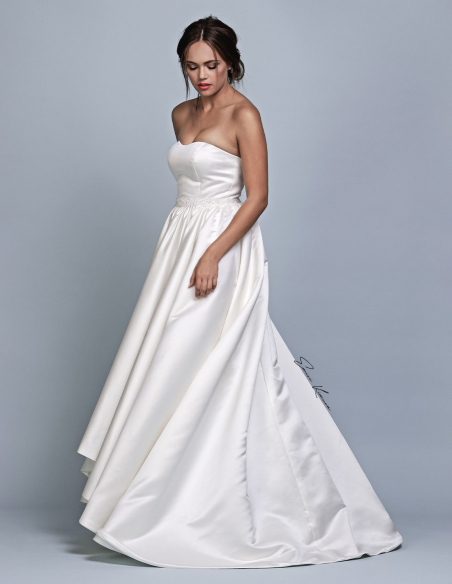 浅いハートネック ミカドサテン ラインストーン アシンメトリー ウェディングドレス