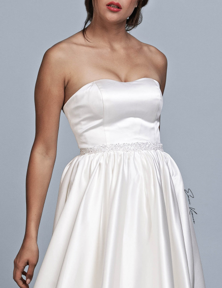 浅いハートネック ミカドサテン ラインストーン アシンメトリー ウェディングドレス